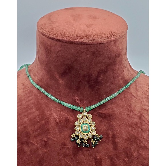 Columbian Emerald 18kt Gold Necklace set in Diamonds - Picture 8 of 8